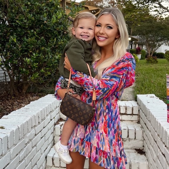 Meet your Posher, Chloe - Picture 1 of 3